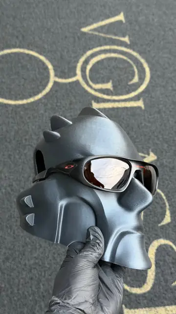 Neoforma Carbon Thieves