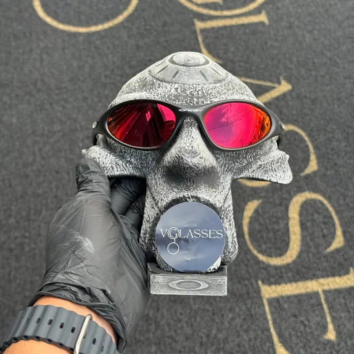 Minute Carbon Ruby