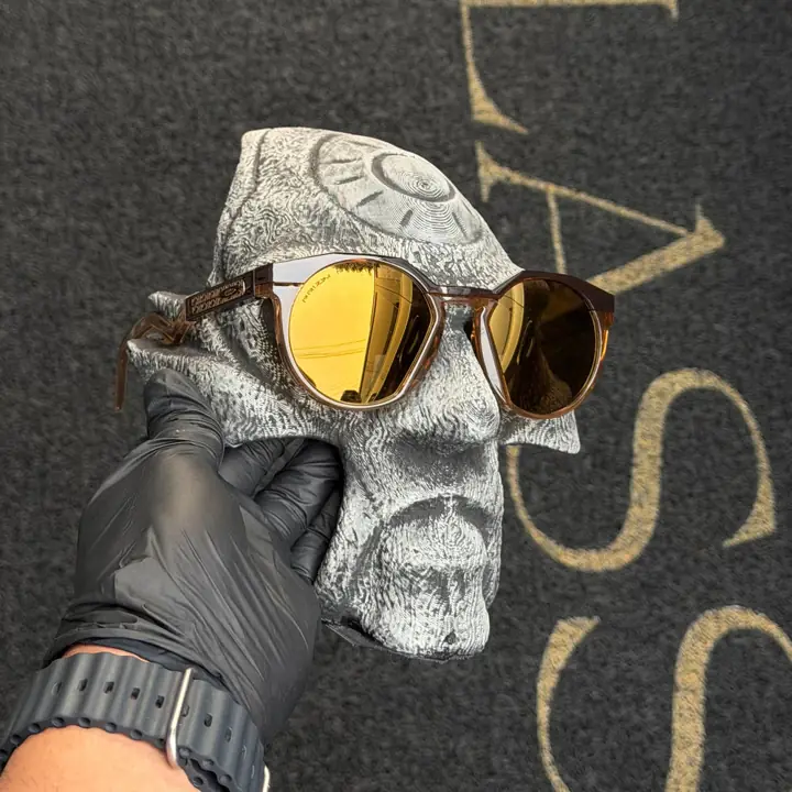 Hstn Marrom Gold Café